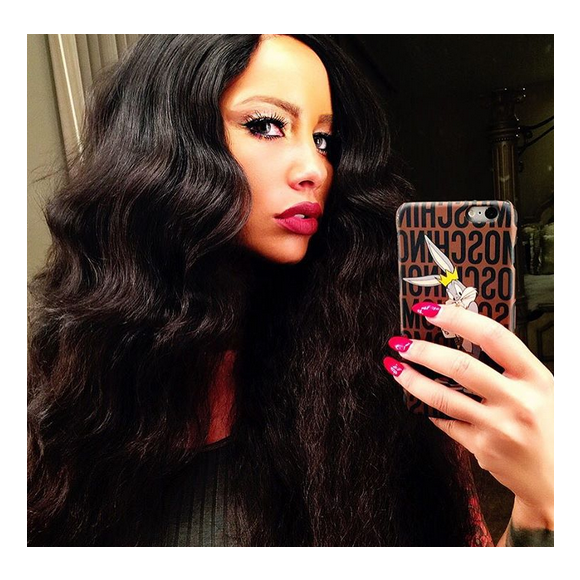 Amber Rose avec une perruque noire / photo postée sur le compte Instagram d'Amber Rose.