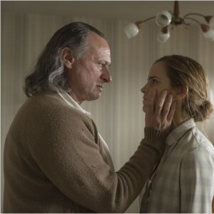 Emma Watson et Michael Nyqvist dans Colonia.