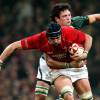Jonathan Thomas plaqué par Ryan Kankowski lors de la rencontre entre le Pays de Galles et l'Afrique du Sud au Millennium Stadium de Cardiff le 24 novembre 2007