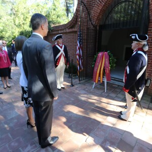 Le roi Felipe VI et la reine Letizia d'Espagne ont débuté leur visite officielle aux Etats-Unis, le 15 septembre 2015, à Mount Vernon, ancienne résidence et lieu de sépulture du premier président des Etats-Unis, George Washington.