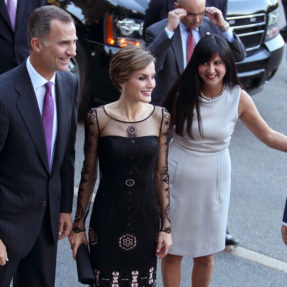 Le roi Felipe VI et la reine Letizia d'Espagne - Le couple royal d'Espagne arrive à l'université Georgetown à Washington, à l'occasion de leur voyage officiel aux Etats-Unis, pour assister à la cérémonie de présentation du premier meeting des scientifiques espagnols. Le 16 septembre 2015  Spanish Kings Felipe VI and Letizia Ortiz attends the presentation ceremony of the First Meeting of Spanish scientists in the United States at the University of Georgetown during their official trip to United State of America, in Washington, on Wednesday 16th September, 2015.17/09/2015 - Washington