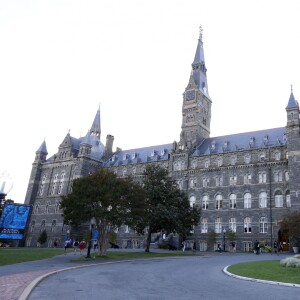 Illustration - Le couple royal d'Espagne arrive à l'université Georgetown à Washington, à l'occasion de leur voyage officiel aux Etats-Unis, pour assister à la cérémonie de présentation du premier meeting des scientifiques espagnols. Le 16 septembre 2015  Spanish Kings Felipe VI and Letizia Ortiz attends the presentation ceremony of the First Meeting of Spanish scientists in the United States at the University of Georgetown during their official trip to United State of America, in Washington, on Wednesday 16th September, 2015.17/09/2015 - Washington