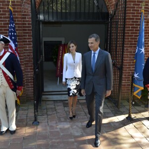 Le roi Felipe VI et la reine Letizia d'Espagne ont entamé leur visite officielle aux Etats-Unis, le 15 septembre 2015, à Mount Vernon, ancienne résidence et lieu de sépulture du premier président des Etats-Unis, George Washington.