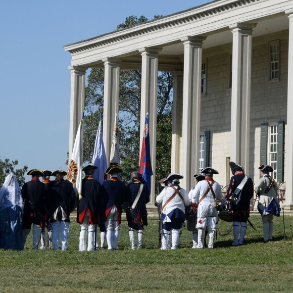 Le roi Felipe VI et la reine Letizia d'Espagne ont entamé leur visite officielle aux Etats-Unis, le 15 septembre 2015, à Mount Vernon, ancienne résidence et lieu de sépulture du premier président des Etats-Unis, George Washington.