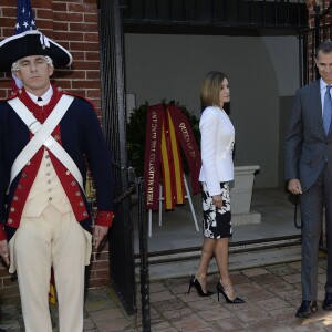 Le roi Felipe VI et la reine Letizia d'Espagne ont entamé leur visite officielle aux Etats-Unis, le 15 septembre 2015, à Mount Vernon, ancienne résidence et lieu de sépulture du premier président des Etats-Unis, George Washington.