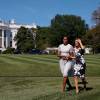 Michelle Obama a fait visiter son potager à Letizia ! Le roi Felipe VI et la reine Letizia d'Espagne étaient reçus par le président Barack Obama et la First Lady Michelle Obama à la Maison Blanche le 15 septembre 2015 dans le cadre de leur visite officielle aux Etats-Unis.