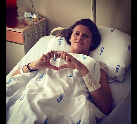 Lucie Safarova sur son lit d'hôpital, photo publiée le 15 septembre 2015