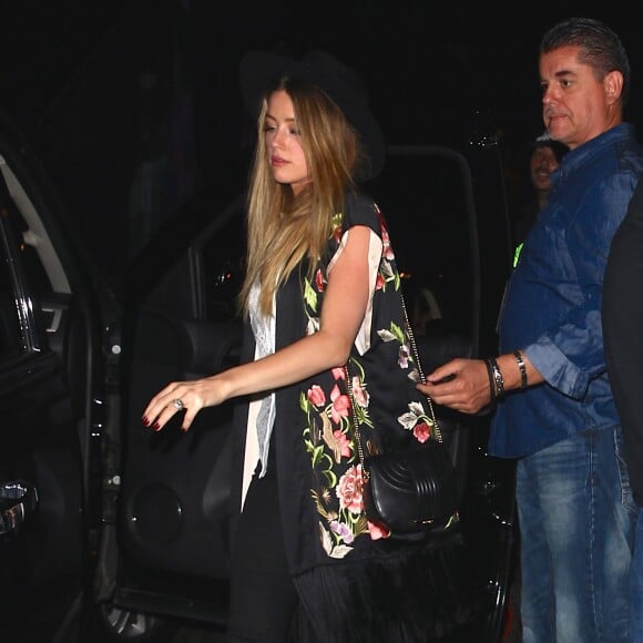 Amber Heard quitte le concert du groupe The Hollywood Vampires au Roxy Theatre sur Sunset Strip à West Hollywood, Los Angeles,le 16 septembre 2015.