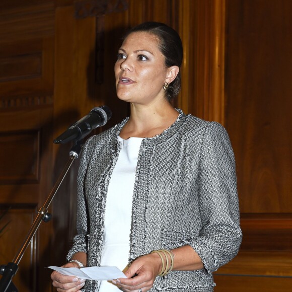 La princesse héritière Victoria de Suède, enceinte de son deuxième enfant, rendait hommage à Folke Bernadotte lors du vernissage d'une exposition qui lui est dédiée à Stockholm, au Medelhavsmuseet, le 17 septembre 2015