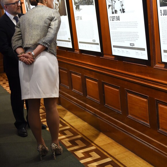 La princesse héritière Victoria de Suède, enceinte de son deuxième enfant, rendait hommage à Folke Bernadotte lors du vernissage d'une exposition qui lui est dédiée à Stockholm, au Medelhavsmuseet, le 17 septembre 2015