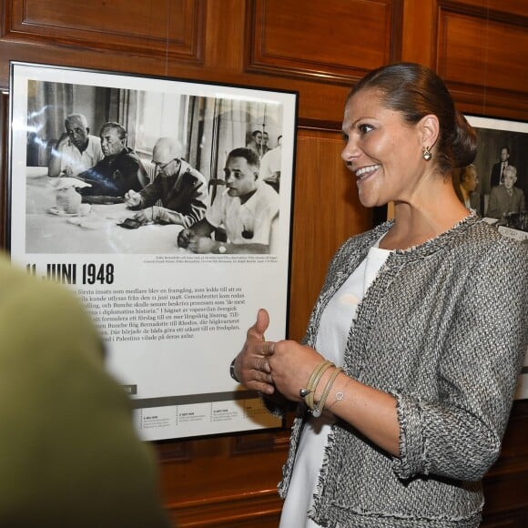 La princesse héritière Victoria de Suède, enceinte de son deuxième enfant, rendait hommage à Folke Bernadotte lors du vernissage d'une exposition qui lui est dédiée à Stockholm, au Medelhavsmuseet, le 17 septembre 2015