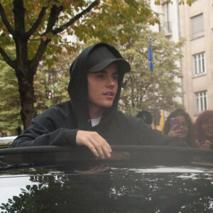 Justin Bieber quitte son hotel parisien le 16 septembre 2015.  Singer Justin Bieber leaves his Hotel in Paris16/09/2015 - Paris