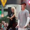 Justin Bieber (cheveux blonds platine) donne un concert sur le plateau de l'émission "Today Show" au Rockefeller Center à New York, le 10 septembre 2015. © CPA/Bestimage10/09/2015 - New York