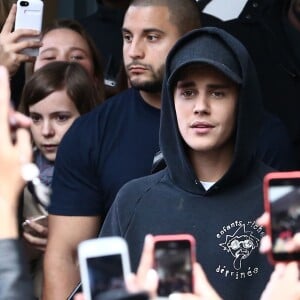 Justin Bieber donne un concert devant les locaux de la radio NRJ à Paris, le 16 septembre 2015