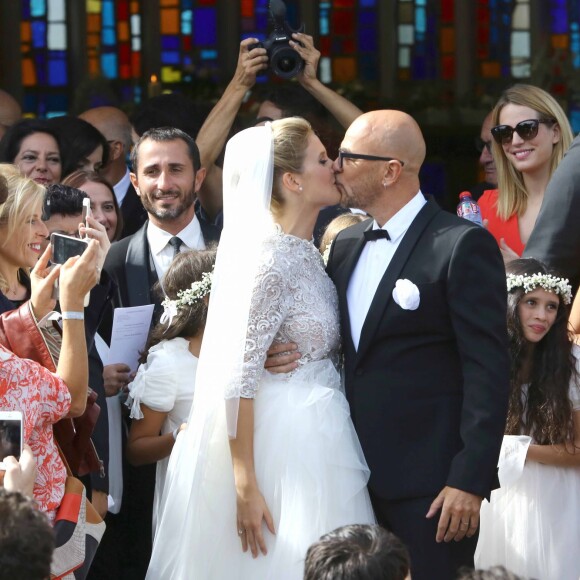 Pascal Obispo a épousé Julie Hantson au Cap-Ferret le 19 septembre 2015.