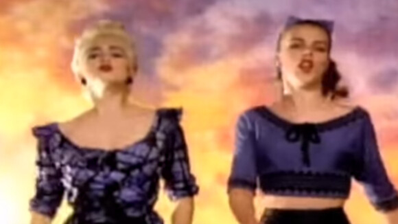 Madonna et Debi Mazar dans le clip "True Blue" paru en 1986.