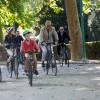 Le roi Philippe et la reine Mathilde de Belgique participaient à nouveau le 20 septembre 2015 à l'opération Dimanche sans voiture à Bruxelles avec leurs enfants la princesse Elisabeth, le prince Gabriel, le prince Emmanuel et la princesse Eléonore. Ils ont également pris part à la 9e Fête du Sport au parc du Cinquantenaire, où les prochains Jeux paralympiques étaient à l'honneur.