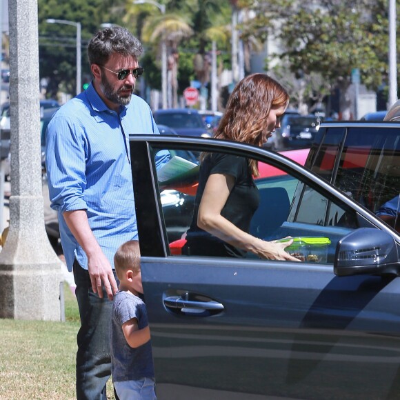 Ben Affleck et Jennifer Garner sont allés à l'église avec leurs enfants Violet, Seraphina et Samuel à Pacific Palisades, le 13 septembre 2015