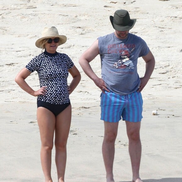 Exclusif - Amy Poehler et son compagnon Nick Kroll en vacances à Cabo San Lucas au Mexique le 27 mars 2014.