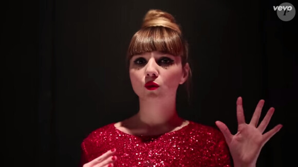 La chanteuse Luce (Nouvelle Star) dévoile son nouveau single intitulé Polka. Février 2015.