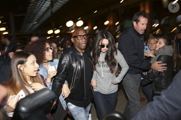 Selena Gomez arrive à Paris Gare du Nord par l'Eurostar le 25 septembre 2015.