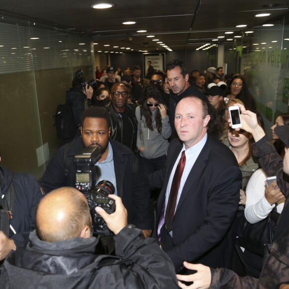 Selena Gomez arrive à Paris Gare du Nord par l'Eurostar le 25 septembre 2015.