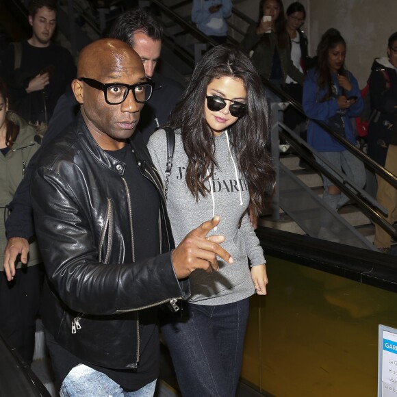 Selena Gomez arrive à Paris Gare du Nord par l'Eurostar le 25 septembre 2015.