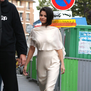 Selena Gomez dans les rues de Paris, le 26 septembre 2015