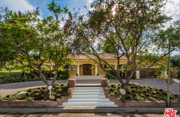 Idina Menzel a acheté cette demeure pour la somme de 2,6 millions de dollars.
