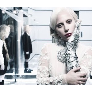 Lady Gaga incarne une comtesse sanguinaire et cruelle dans la nouvelle saison d'American Horror Story : Hotel  / image extraite du trailer diffusé sur Youtube.  