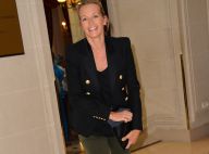 Fashion Week : Estelle Lefébure, lumineuse, observe la "Balmain Army" à l'oeuvre