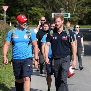 Le prince Harry a fait le 30 septembre 2015 une marche d'une trentaine de kilomètres dans les environs de Shrewsbury avec six blessés de guerre dans le cadre de la Walk of Britain organisée par l'association Walking with the Wounded qu'il parraine.