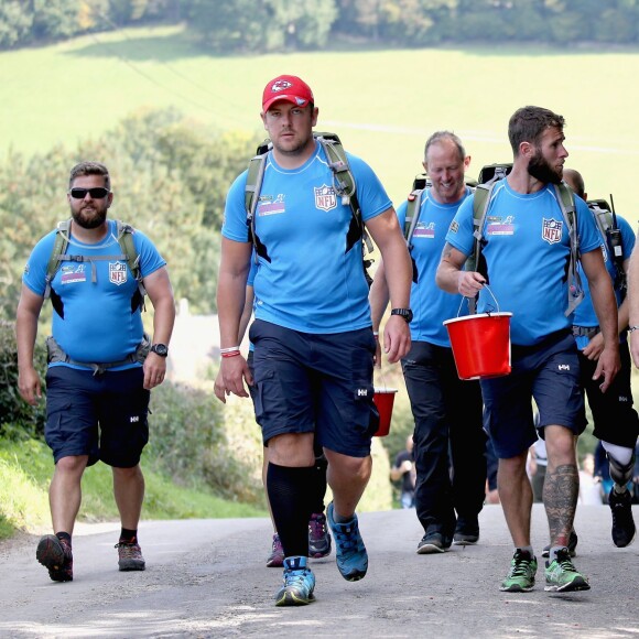 Le prince Harry a fait le 30 septembre 2015 une marche d'une trentaine de kilomètres dans les environs de Shrewsbury avec six blessés de guerre dans le cadre de la Walk of Britain organisée par l'association Walking with the Wounded qu'il parraine.