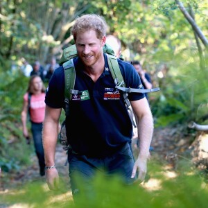 Le prince Harry a fait le 30 septembre 2015 une marche d'une trentaine de kilomètres dans les environs de Shrewsbury avec six blessés de guerre dans le cadre de la Walk of Britain organisée par l'association Walking with the Wounded qu'il parraine.