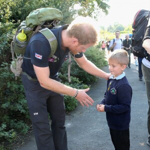 Le prince Harry a fait le 30 septembre 2015 une marche d'une trentaine de kilomètres dans les environs de Shrewsbury avec six blessés de guerre dans le cadre de la Walk of Britain organisée par l'association Walking with the Wounded qu'il parraine.