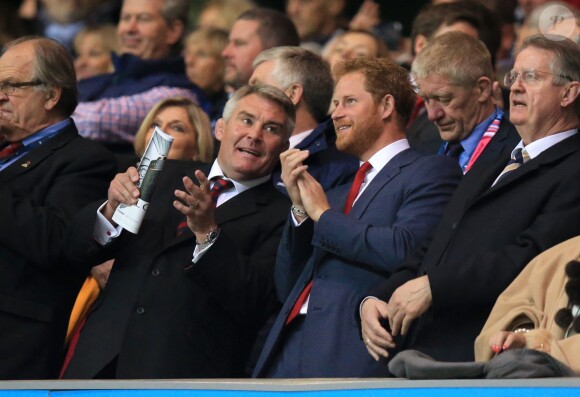 Le prince Harry lors de France - Canada au Mondial de rugby à Milton Keynes le 1er octobre 2015