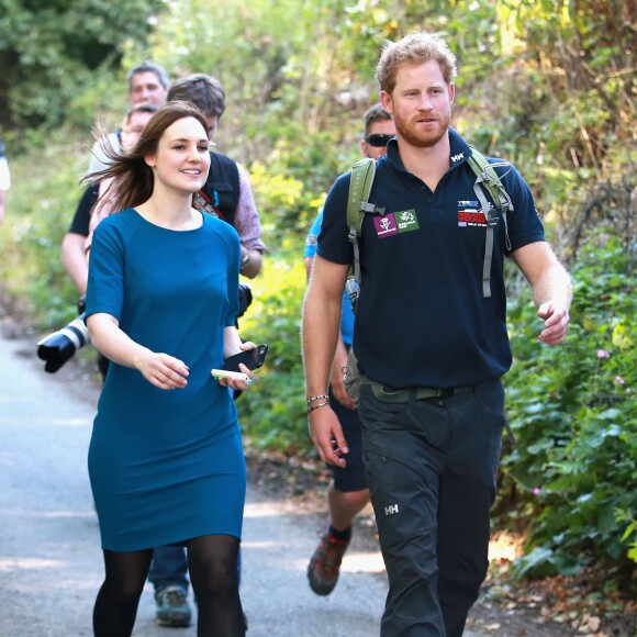 Le prince Harry, interviewé par une journaliste du Mirror, a effectué le 30 septembre 2015 une marche d'une trentaine de kilomètres dans les environs de Shrewsbury et jusqu'au château de Ludlow avec six blessés de guerre dans le cadre de la Walk of Britain organisée par l'association Walking with the Wounded qu'il parraine.