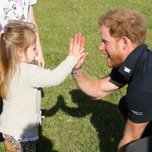 Le prince Harry a effectué le 30 septembre 2015 une marche d'une trentaine de kilomètres dans les environs de Shrewsbury et jusqu'au château de Ludlow avec six blessés de guerre dans le cadre de la Walk of Britain organisée par l'association Walking with the Wounded qu'il parraine.