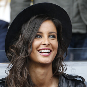 Malika Ménard - People au match PSG-Lille lors de la 34e journée au Parc des Princes à Paris, le 25 avril 2015.