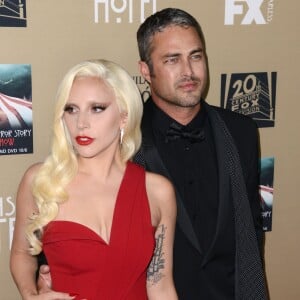 Lady Gaga et son fiancé Taylor Kinney - Première projection de la série American Horror Story: Hotel au Regal Cinemas de Los Angeles, le 3 octobre 2015