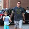 Dean McDermott emmène son fils Liam chez le docteur à Beverly Hills le 11 juin 2015.