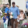 Ben Affleck et Jennifer Garner font du shopping avec leurs enfants Seraphina, Violet et Samuel à Pacific Palisades, le 4 octobre 2015