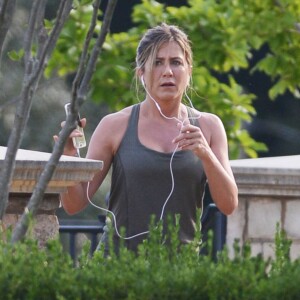 Jennifer Aniston sur le tournage de "Mother's Day" à Atlanta le 1er septembre 2015.