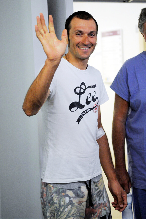 Ivan Basso après son opération d'un cancer aux testicules à Milan, le 16 juillet 2015.