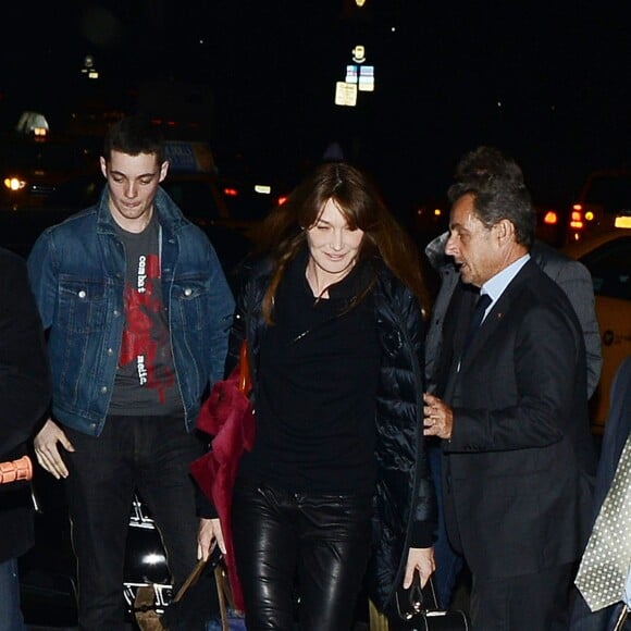 Carla Bruni-Sarkozy, son mari Nicolas Sarkozy et son fils Louis au Town Hall pour le concert de Carla à New York, dans le cadre de sa tournée pour son album "Little French Songs", le 24 avril 2014.