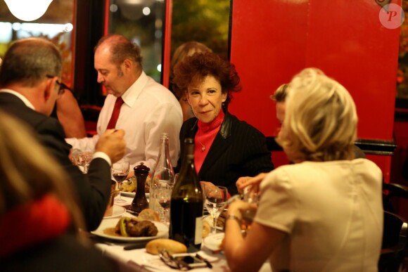 Véronique Colucci lors de la 4e édition du Pot-au-feu des célébrités organisé par les Artisans Boucher d'Ile-de-France France au restaurant Louchebem dans le quartier des Halles à Paris le 7 octobre 2015