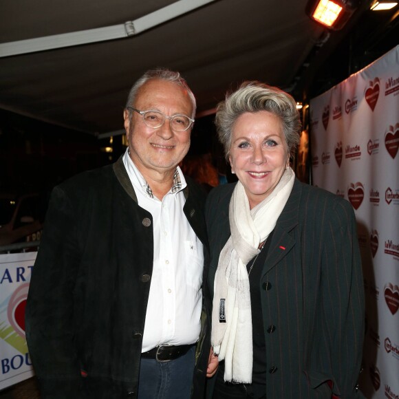 Françoise Laborde et son mari Jean-Claude Paris lors de la 4e édition du Pot-au-feu des célébrités organisé par les Artisans Boucher d'Ile-de-France France au restaurant Louchebem dans le quartier des Halles à Paris le 7 octobre 2015