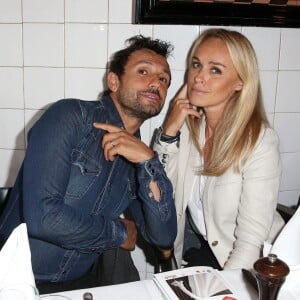 Willy Rovelli, Cécile de Ménibus lors de la 4e édition du Pot-au-feu des célébrités organisé par les Artisans Boucher d'Ile-de-France France au restaurant Louchebem dans le quartier des Halles à Paris le 7 octobre 2015