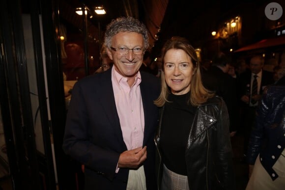 Nelson Monfort et son épouse lors de la 4e édition du Pot-au-feu des célébrités organisé par les Artisans Boucher d'Ile-de-France France au restaurant Louchebem dans le quartier des Halles à Paris le 7 octobre 2015