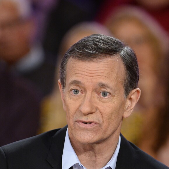 Francis Huster - Enregistrement de l'émission "Vivement Dimanche" consacrée à Jean-Marie Bigard, au Studio Gabriel à Paris le 7 octobre 2015. Diffusion le 11 octobre 2015 sur France 2.